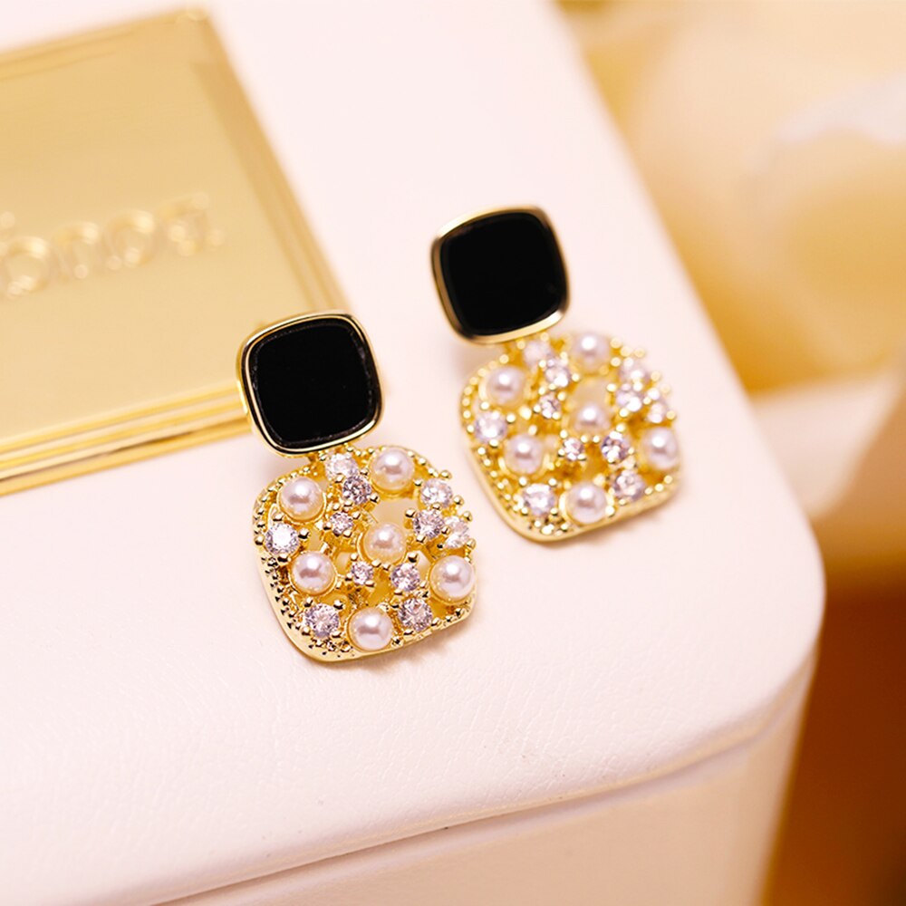 Fashion Black Square Metal Dangle Drop Earrings Luxury Inlaid Pearl Jewelry for Women Summer Party Pendant