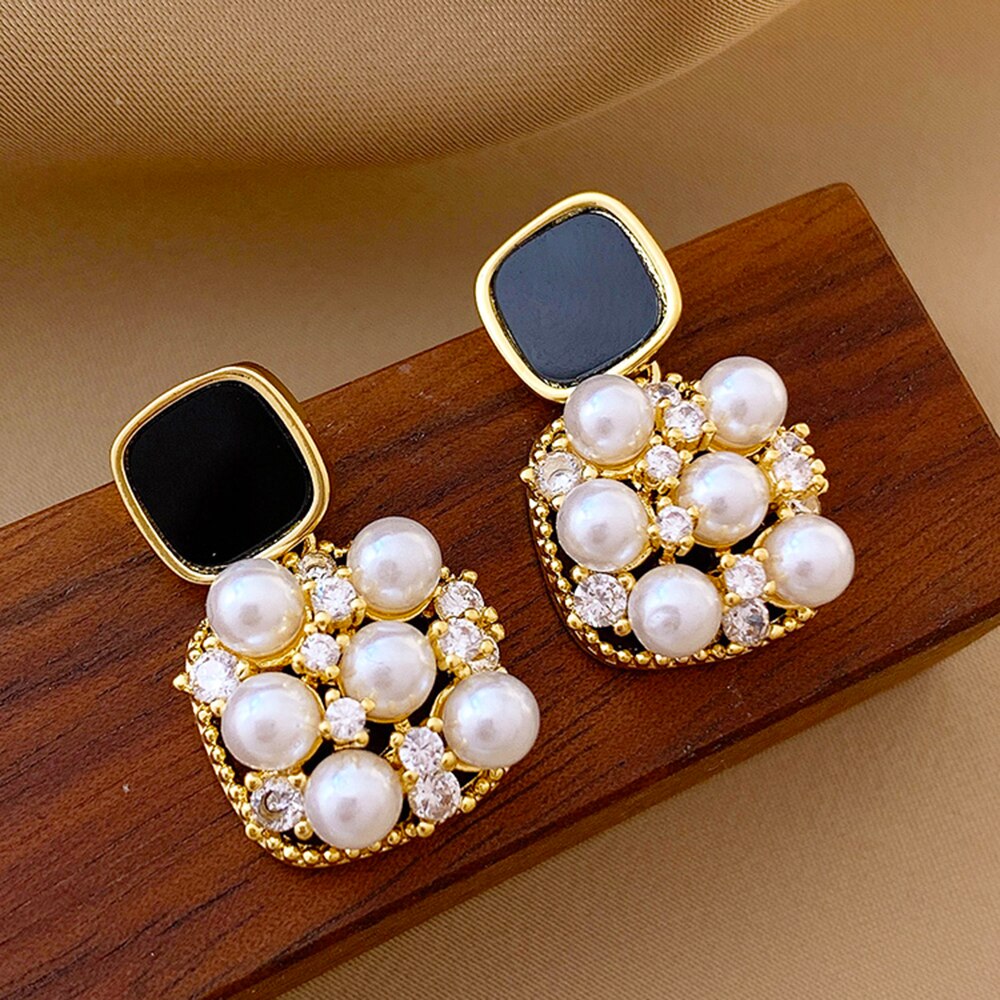 Fashion Black Square Metal Dangle Drop Earrings Luxury Inlaid Pearl Jewelry for Women Summer Party Pendant