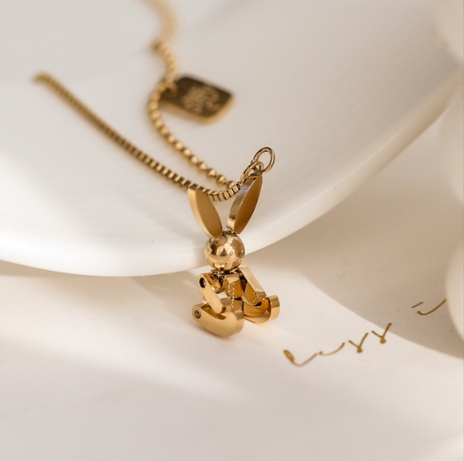 Colorless Gold Rabbit Necklace for Women Summer Light Luxury Pendant Necklace with Simple Design