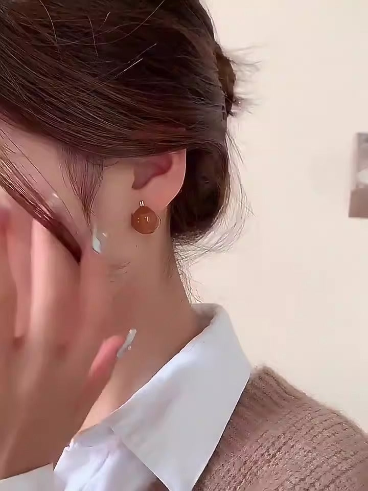 Retro temperament niche design earrings for women spring and summer light luxury high-end new trendy ear jewelry